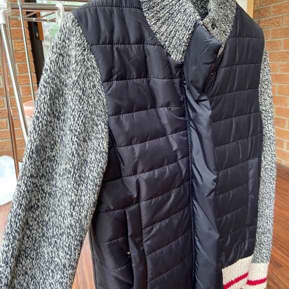 Roots classic cabin sweater size S - Picture 2 of 8